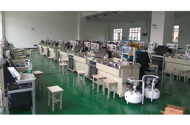 領略PLC實驗臺背后的科學原理，駕馭技術創新。(圖2)